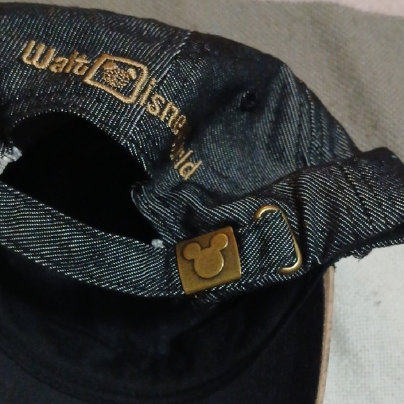 Mickey Mouse Cap with Black Mesh - Picture 8 of 8